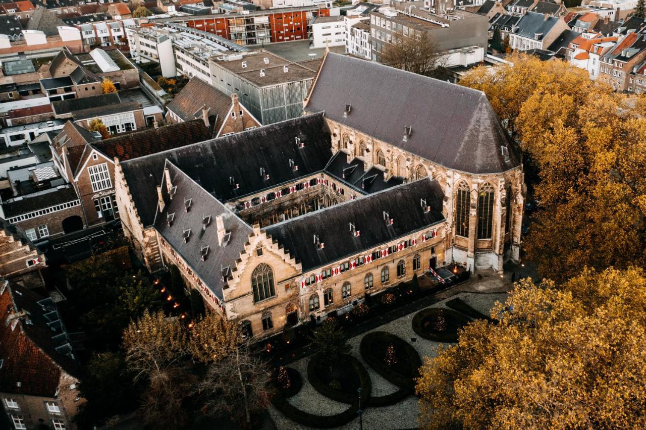 Kruisherenhotel Maastricht - Oostwegel Collection, Member Of Design Hotels Exterior foto Aerial view of the church