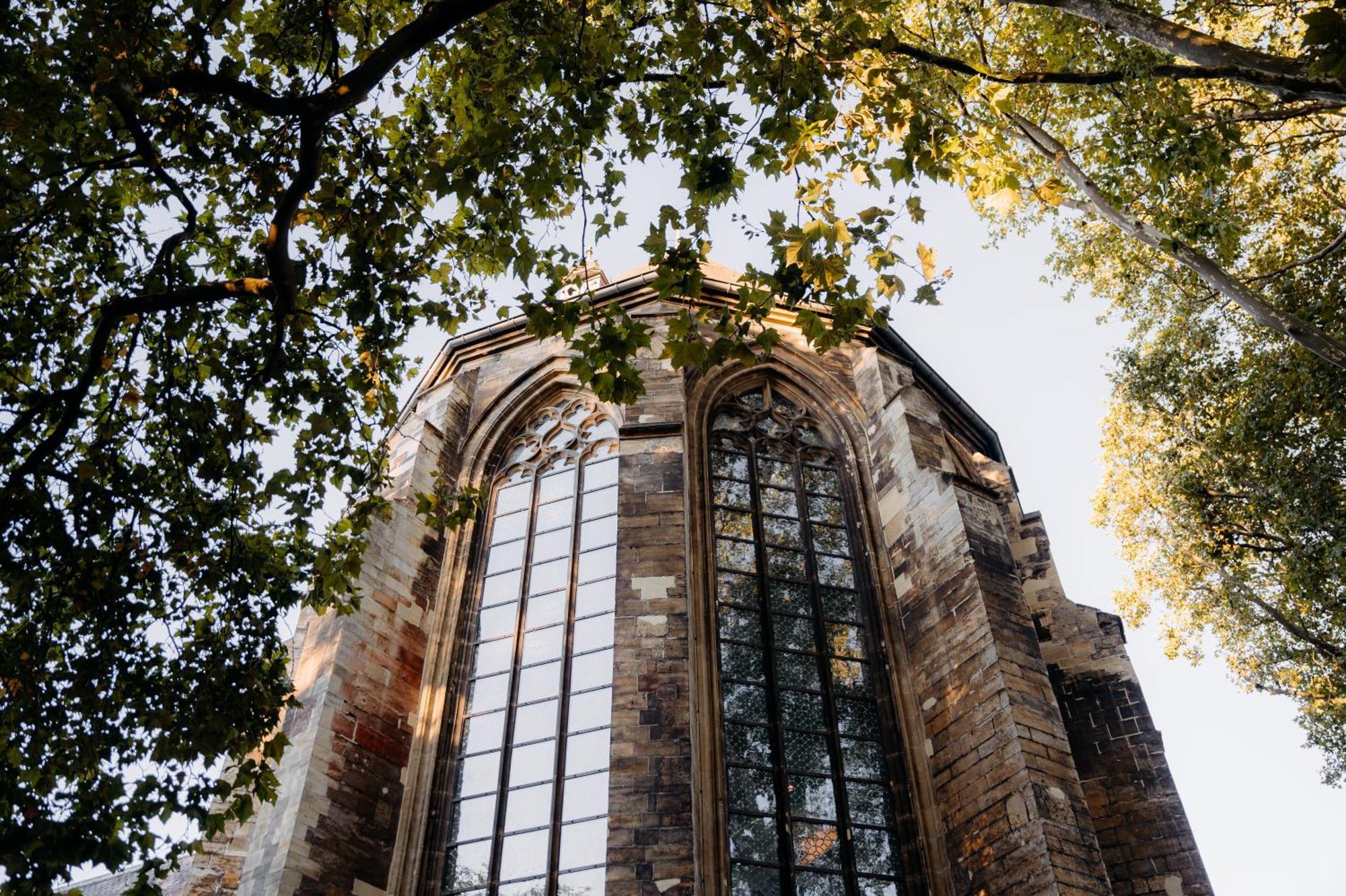 Kruisherenhotel Maastricht - Oostwegel Collection, Member Of Design Hotels Exterior foto The east window of St Mary's Church