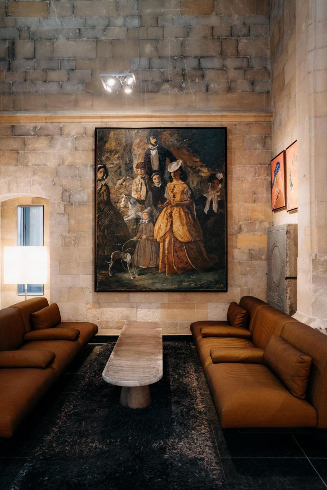 Kruisherenhotel Maastricht - Oostwegel Collection, Member Of Design Hotels Exterior foto The painting in the interior of the hotel