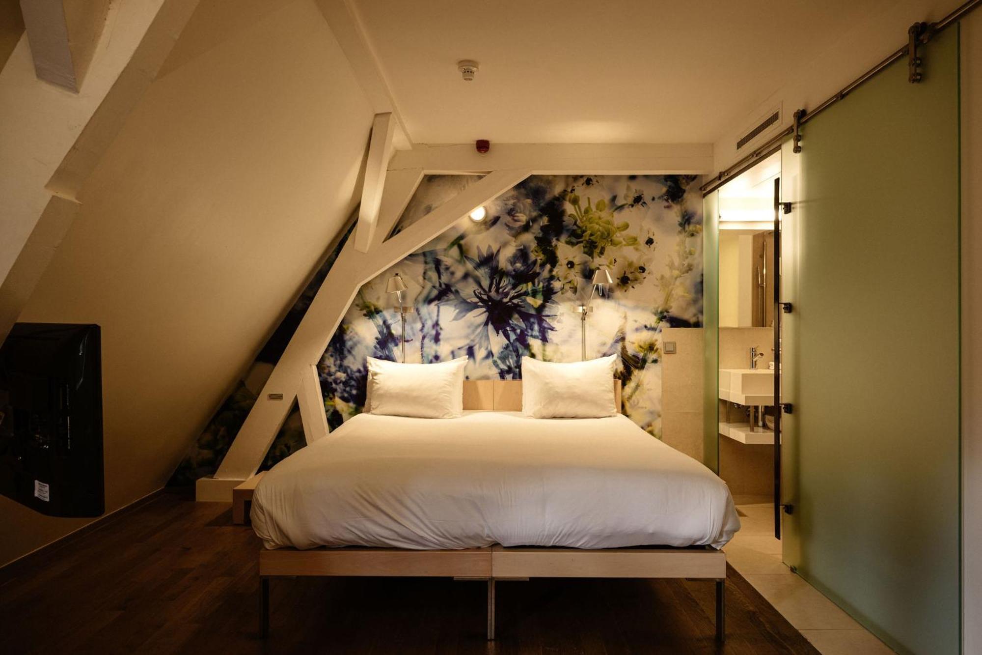 Kruisherenhotel Maastricht - Oostwegel Collection, Member Of Design Hotels Quarto foto A room at the hotel