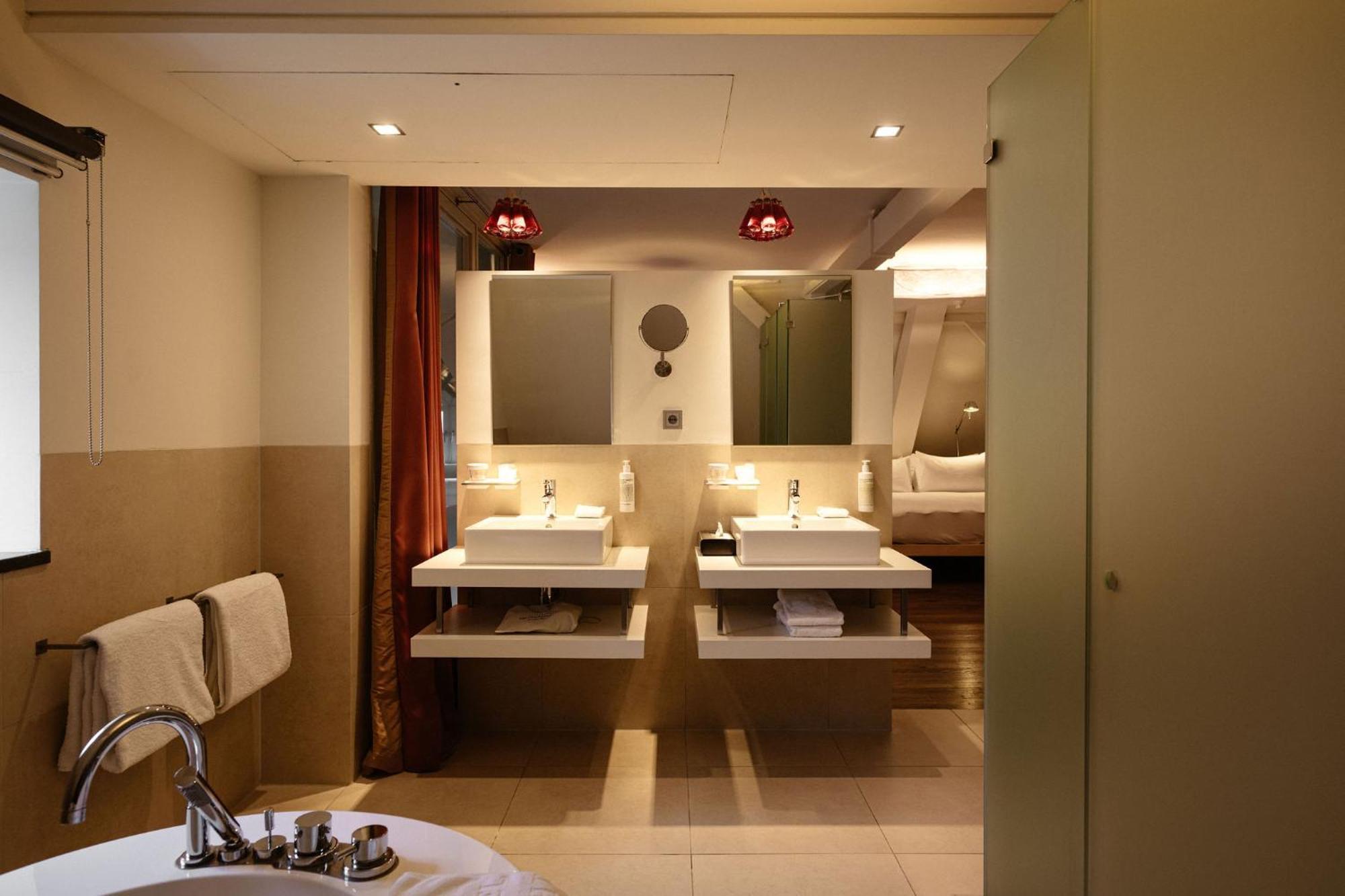 Kruisherenhotel Maastricht - Oostwegel Collection, Member Of Design Hotels Exterior foto Bathroom