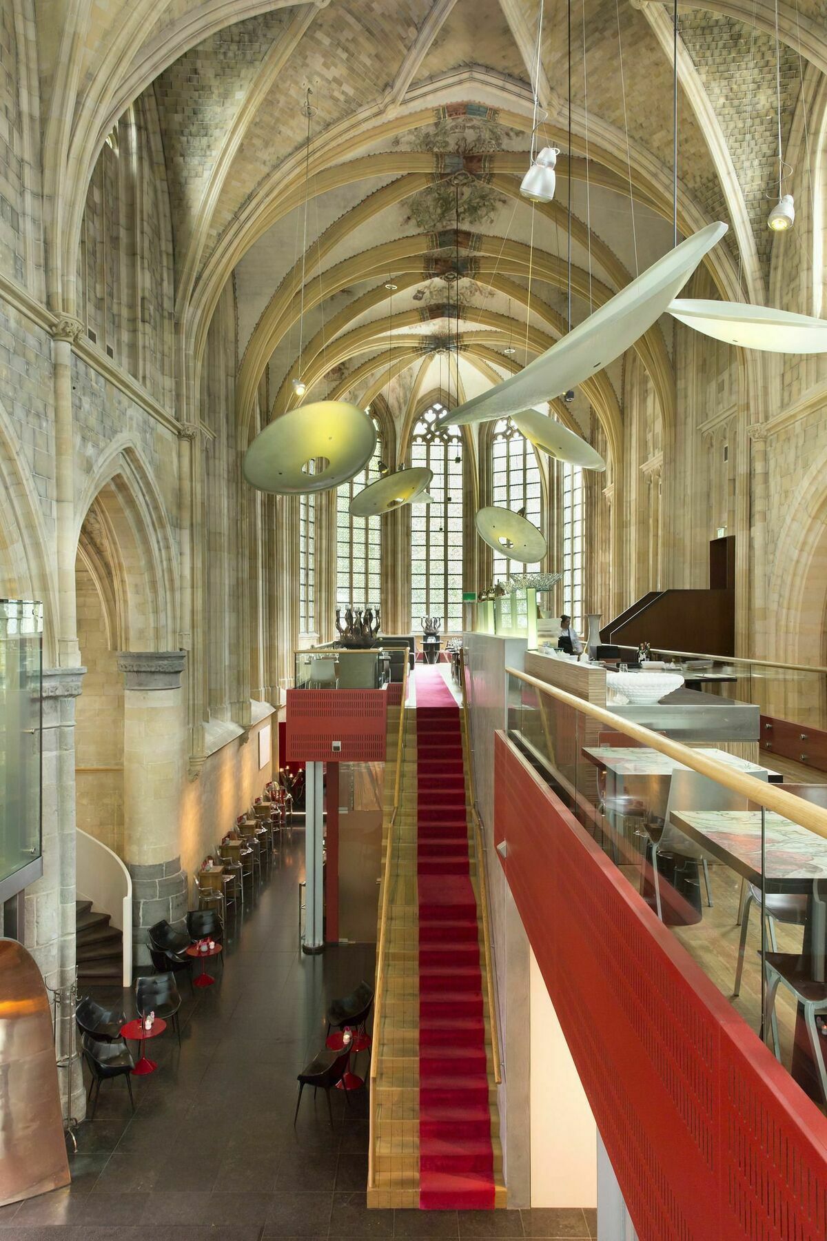 Kruisherenhotel Maastricht - Oostwegel Collection, Member Of Design Hotels Exterior foto The interior of the new library