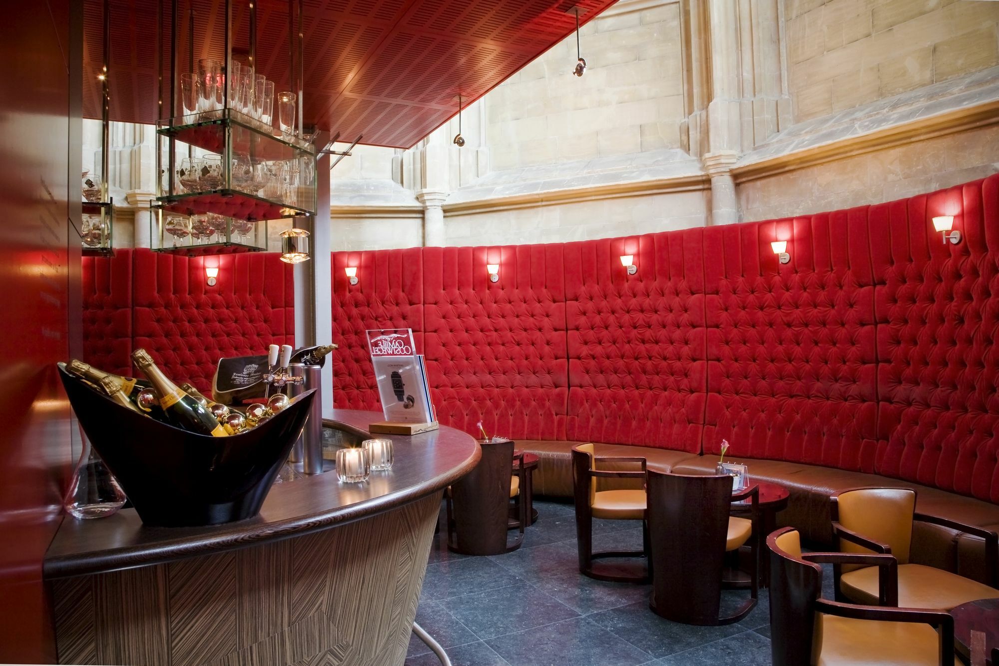 Kruisherenhotel Maastricht - Oostwegel Collection, Member Of Design Hotels Exterior foto The bar at the London Edition